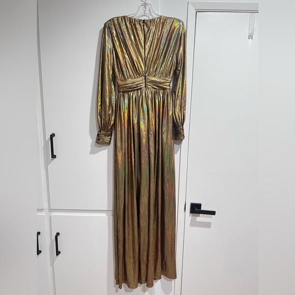 Forever Unique LIMITED EDITION GOLD METALLIC FOIL MAXI DRESS WITH FRONT SPLITS - Picture 8 of 9